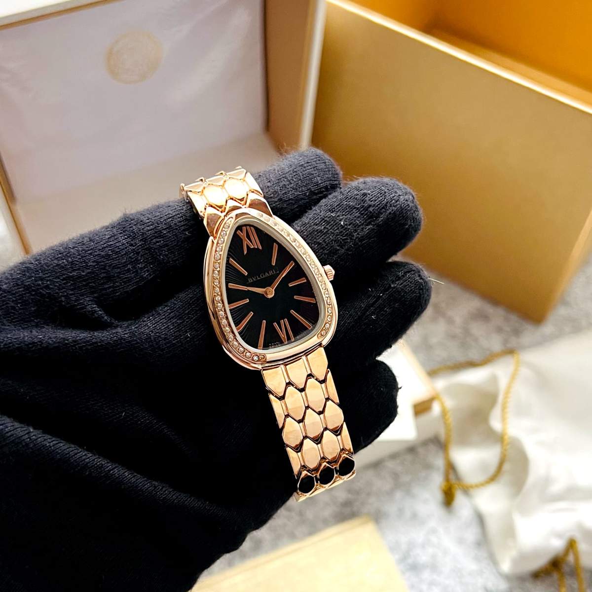 TrendsWrist Bvlgari For Her Premium Watch