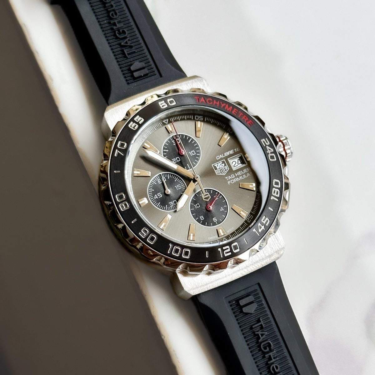 TrendsWrist Tag Heuer Formula 1 Premium Watch